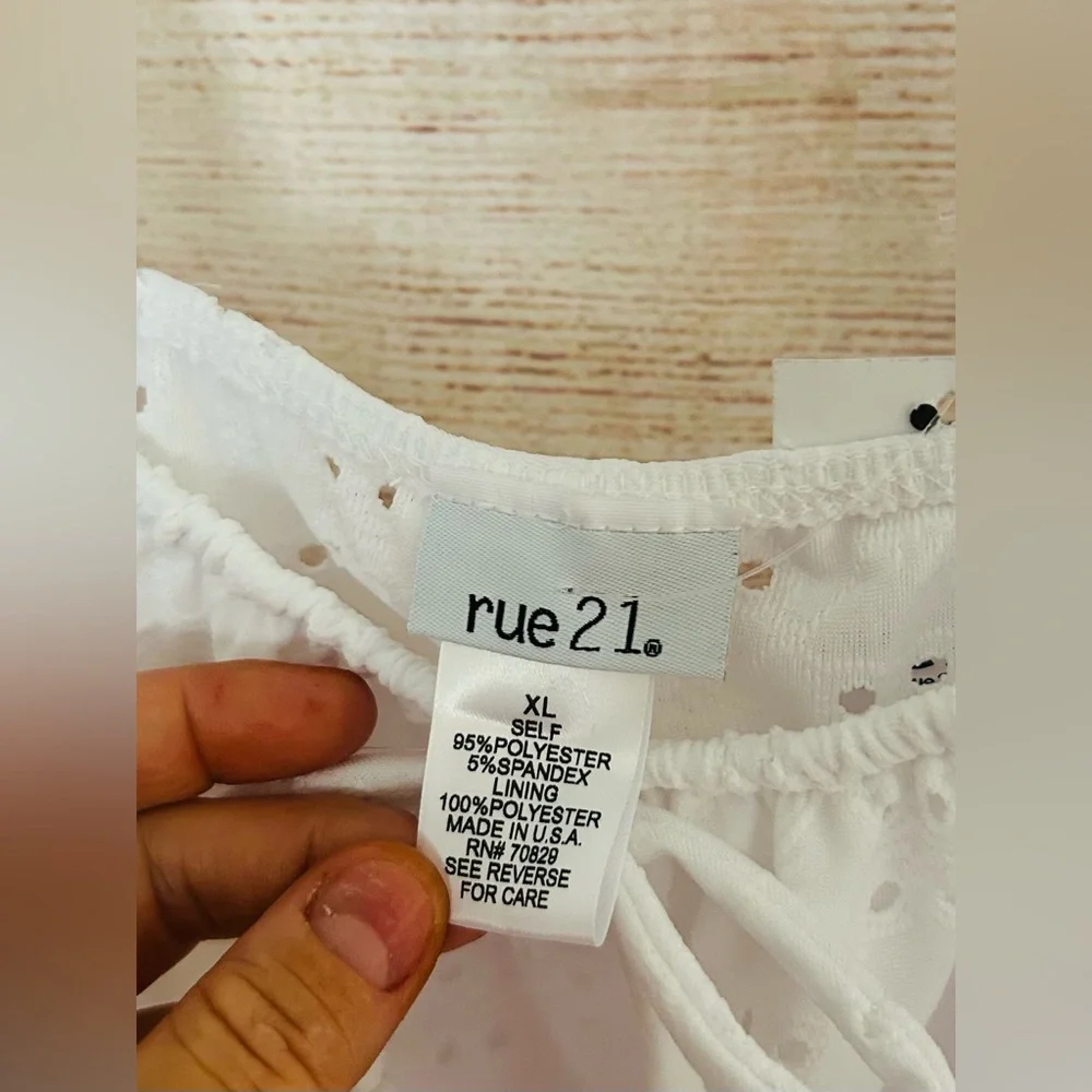 Rue21 Women’s White Eyelet Cropped Sweetheart Neck Tie Tank Top Size XL NWT - Picture 8 of 11